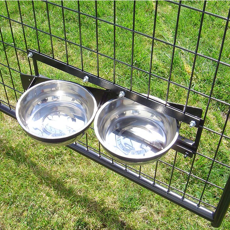 Dog kennel hotsell water bowl